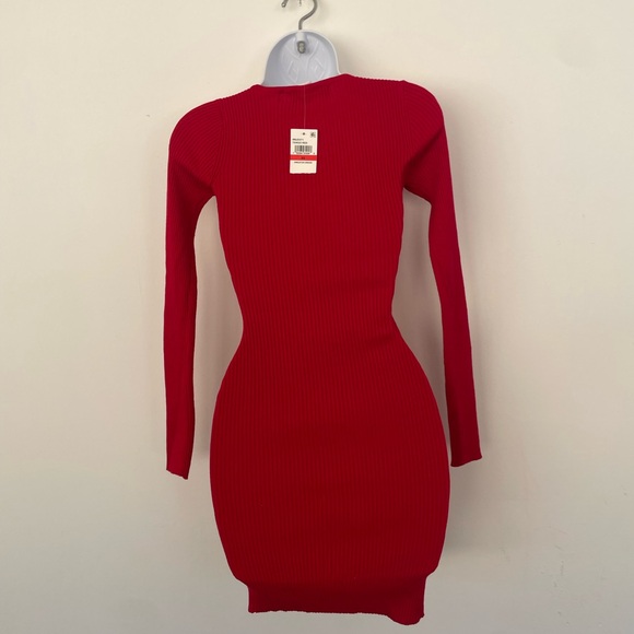 Red long sleeve dress - Picture 6 of 7